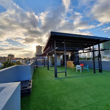 Innspired Hostel Ph In Makati, Metro Manila Makati City Bagian luar foto